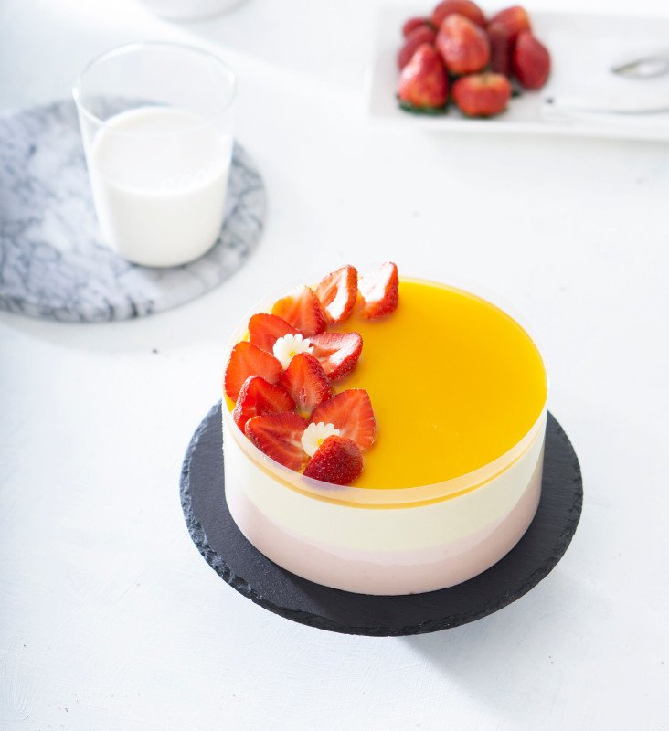 Mango Fresh Cream Cake
